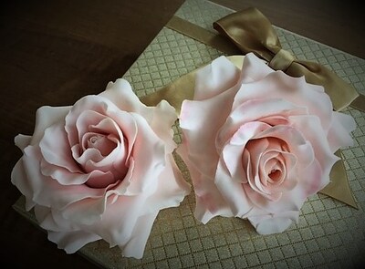 Two blush pink fondant roses cake topper. Gum paste flowers. Fondant flowers - image1